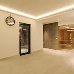 Penthouse Eden Binz